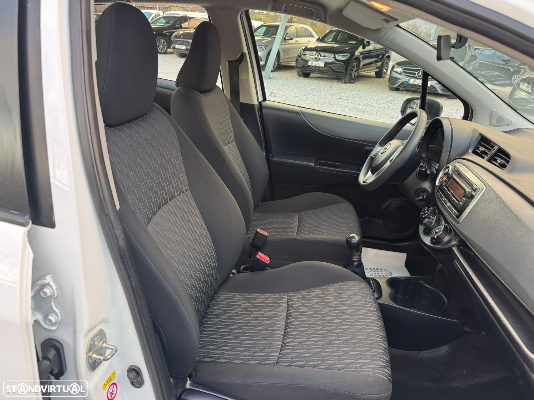 Toyota Yaris 1.0 VVT-i - 10