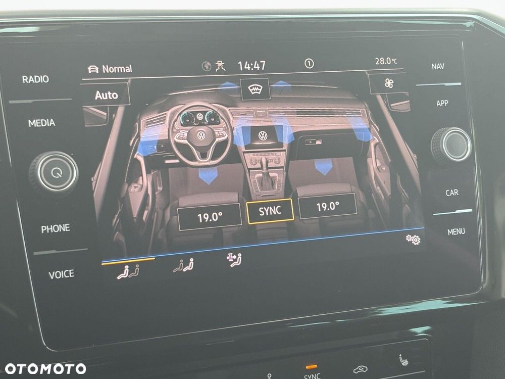 Volkswagen Passat Variant 2.0 TDI SCR Elegance DSG - 25