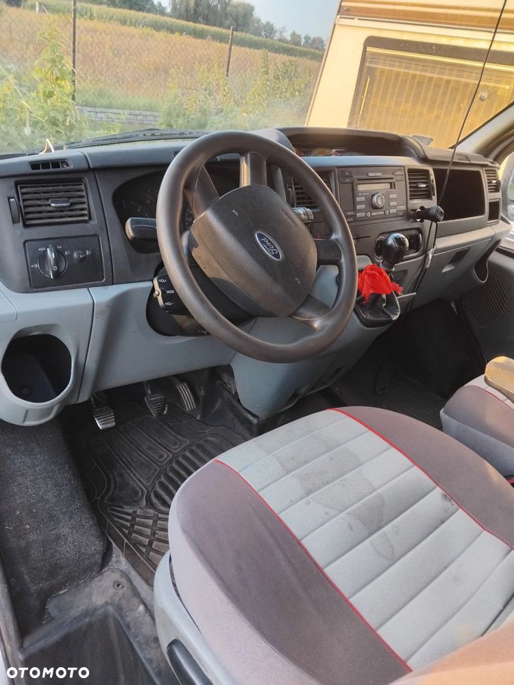 Ford Transit 350L - 12