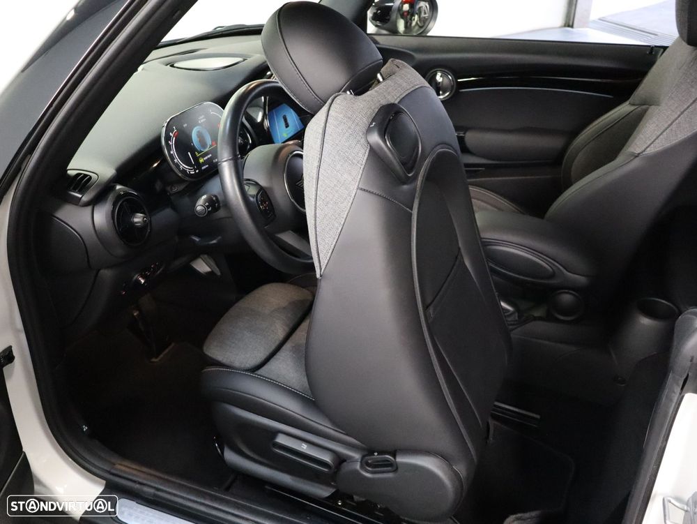 MINI Cabrio Cooper Auto - 14