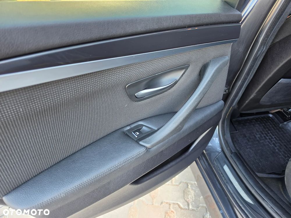 BMW Seria 5 520d BluePerformance - 32