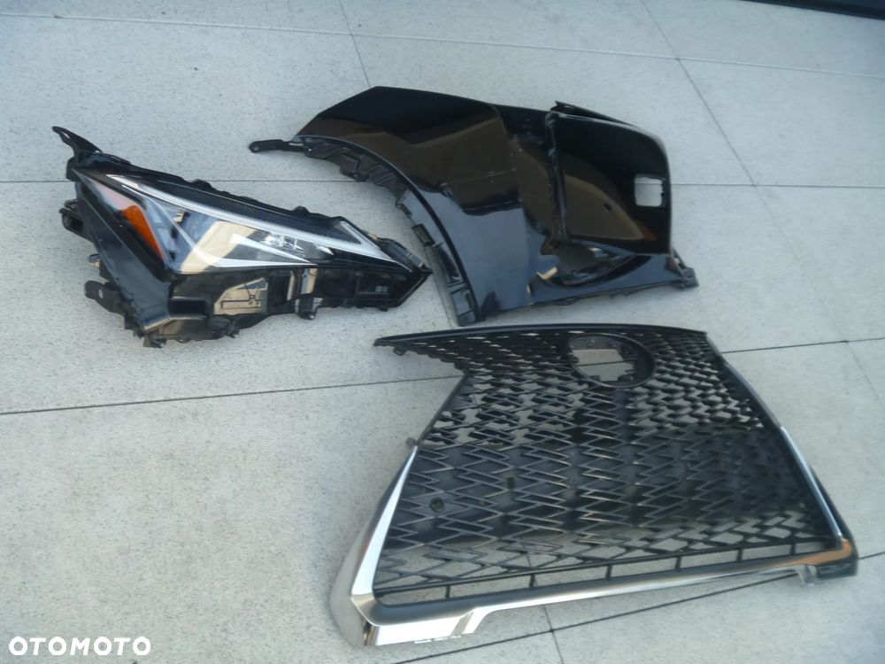 LEXUS UX LAMPA FULL LED PRAWA KOMPLETNA MODUŁ ORYGINAŁ - 1