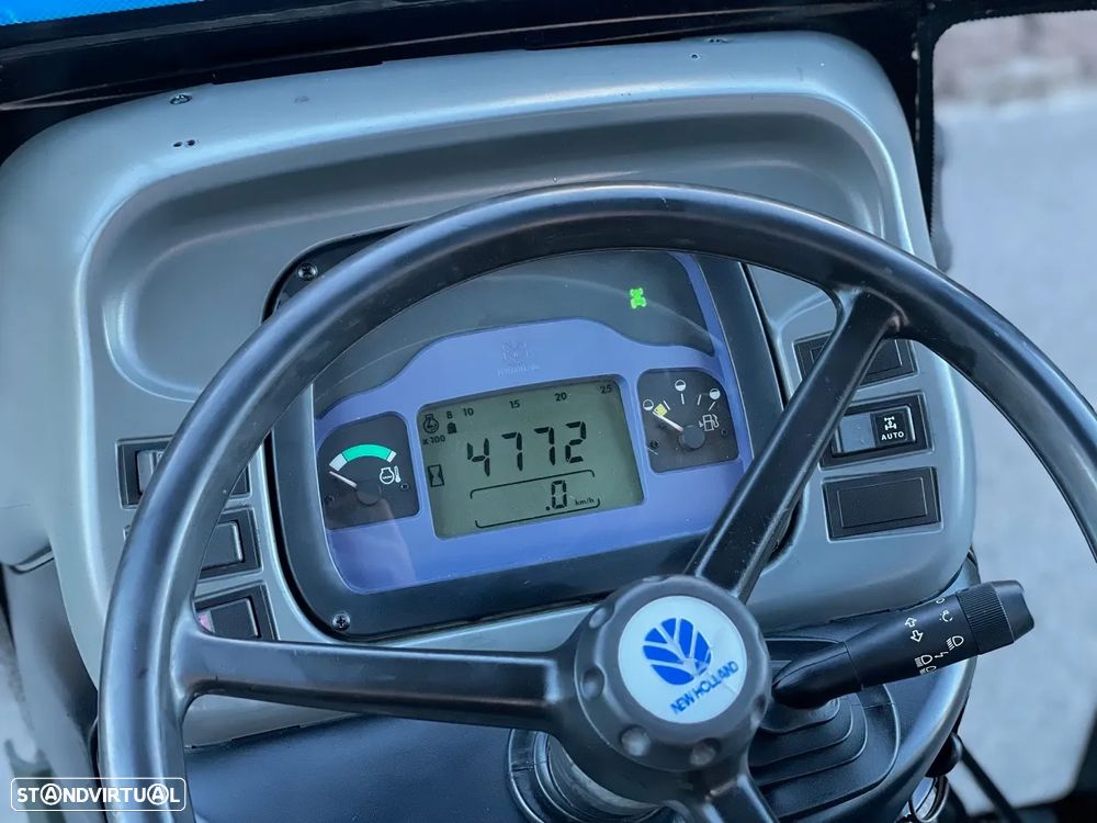 New Holland TN95FA 4RM Cabine AC - 9
