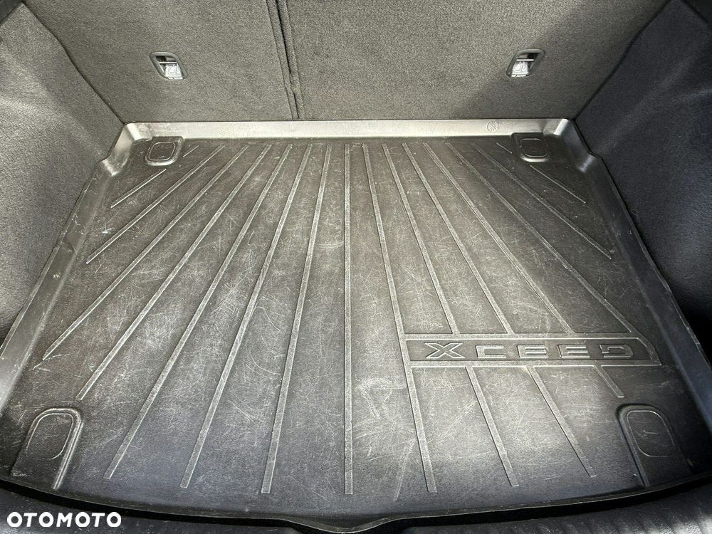 Kia XCeed 1.0 T-GDI L Business Line - 17