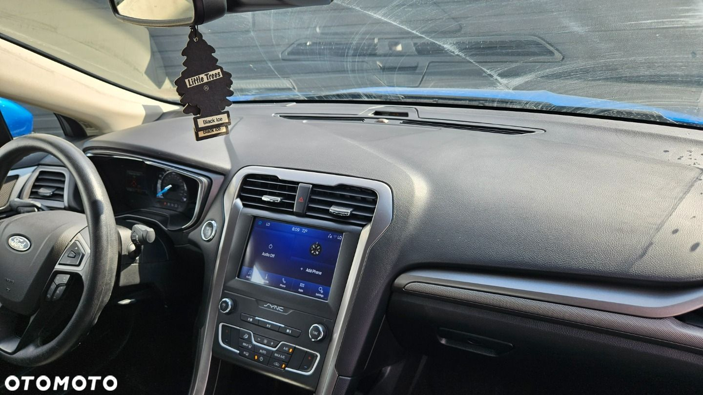 Ford Fusion - 35
