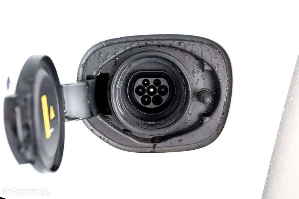 Volvo XC 60 2.0 T6 PHEV Plus Dark - 4