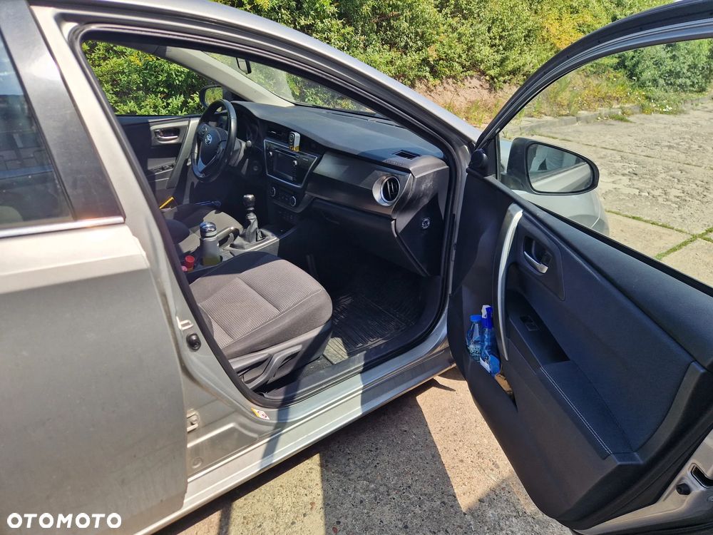 Toyota Auris 1.4 D-4D Premium + EU5 - 10