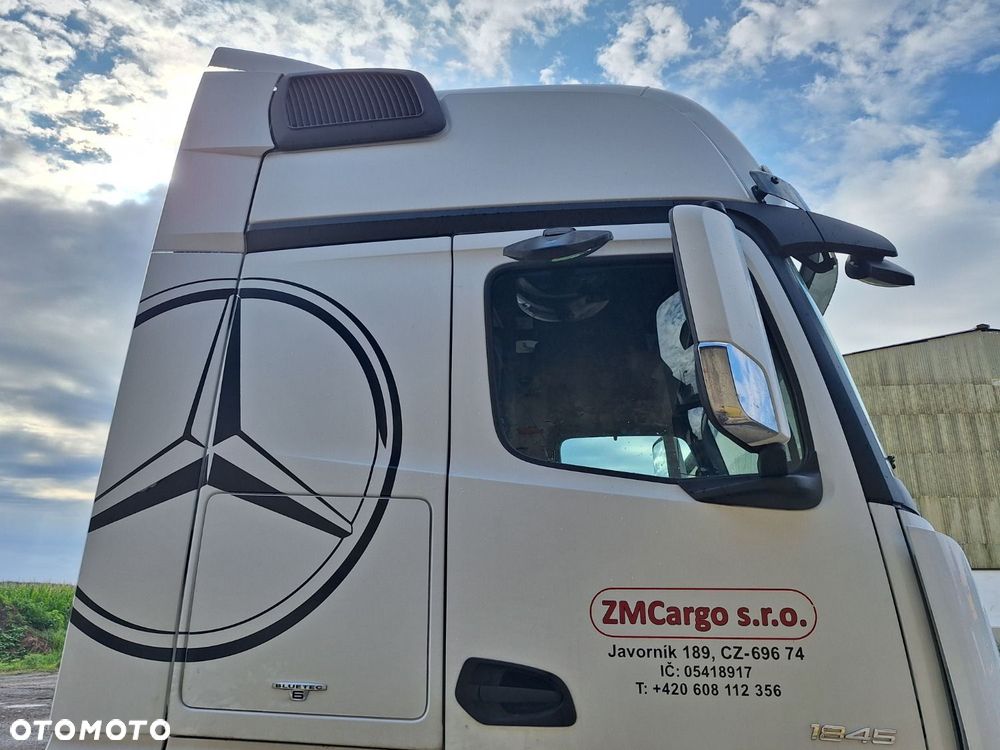 Versalift Actros 1845 - 31