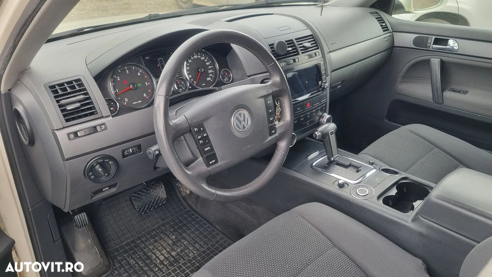 Volkswagen Touareg 2.5 R5 TDI DPF Aut. Individual - 9