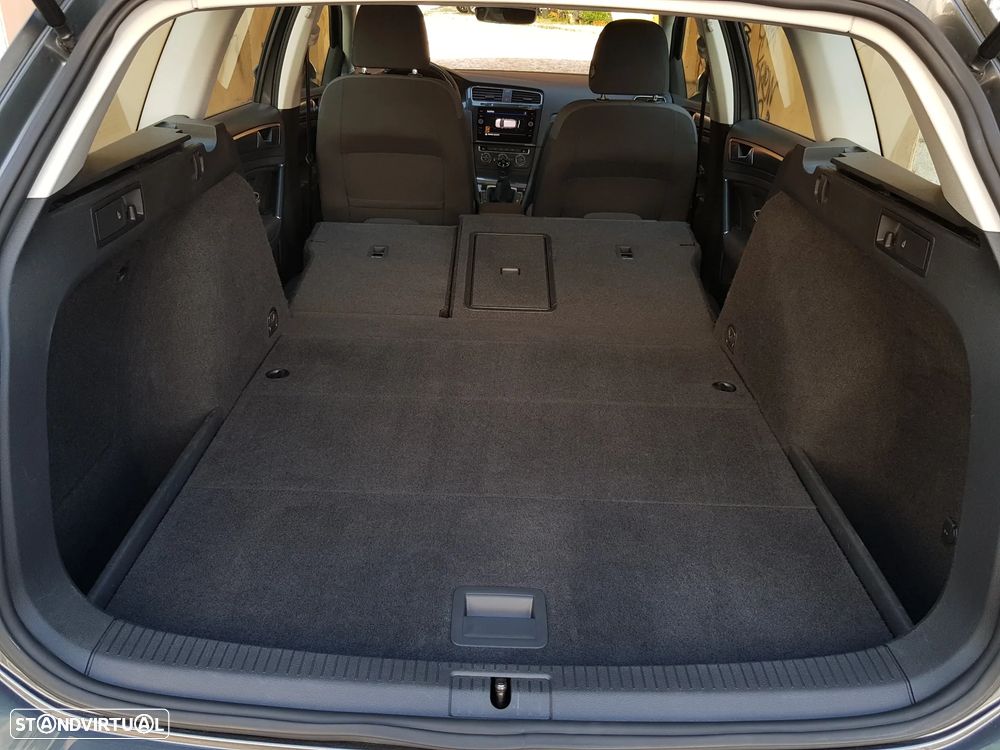 VW Golf Variant 1.6 TDi Confortline DSG - 51