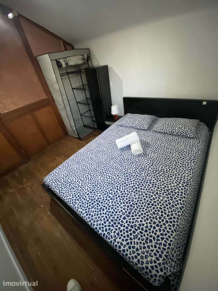 Room in a 7-bedroom apartment in Porto - Room 5 - Grande imagem: 4/27