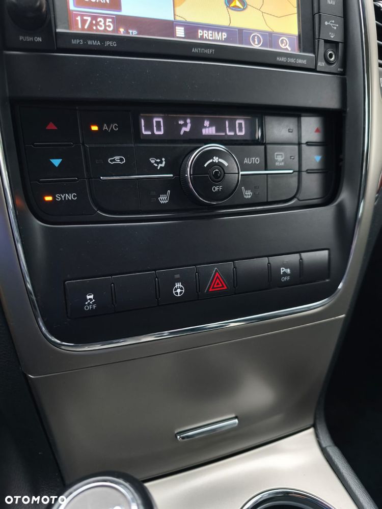 Jeep Grand Cherokee - 30