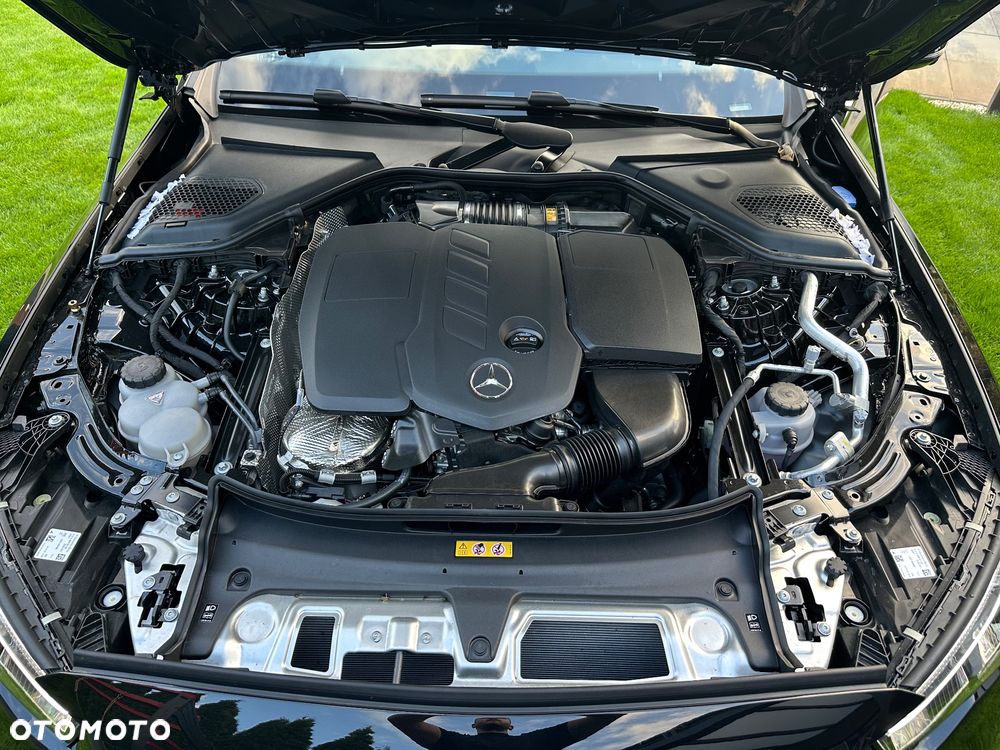 Mercedes-Benz Klasa E 220 d 4-Matic Exclusive - 37