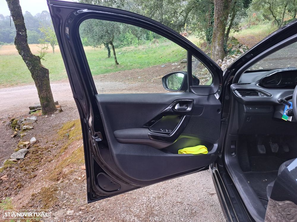 Peugeot 208 BlueHDi 100 Active Pack - 11