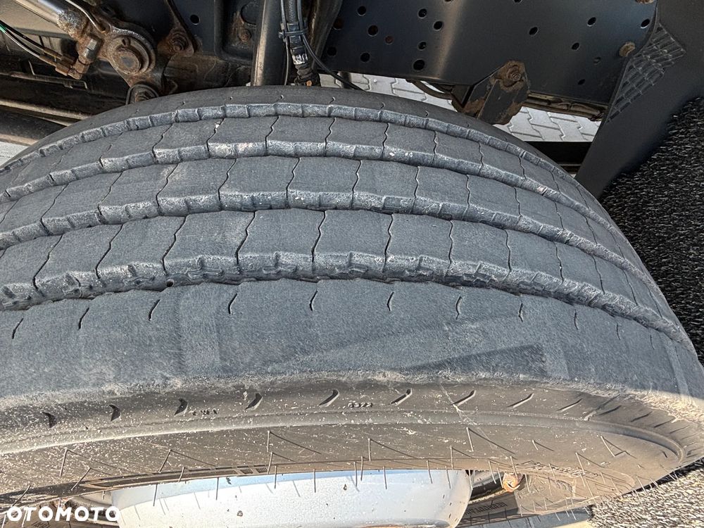 Mercedes-Benz ATEGO 1227 kontener z windą ,  kabina sypialna , webasto, klimatyzacja, niski przebieg , bezwypadkowy. (nie 1224, 1230) - 12