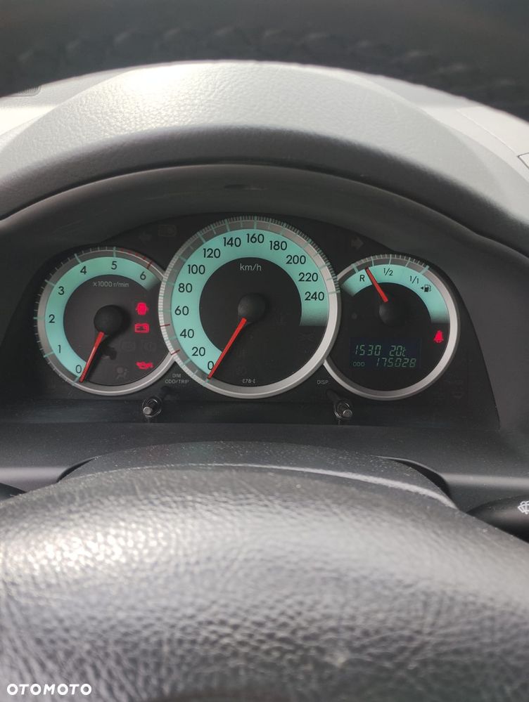 Toyota Corolla Verso 2.2 D-4D Sol - 9