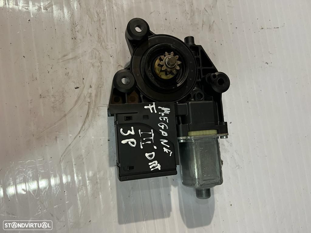Motor do elevador do vidro direito Renault Mégane 3 - 1