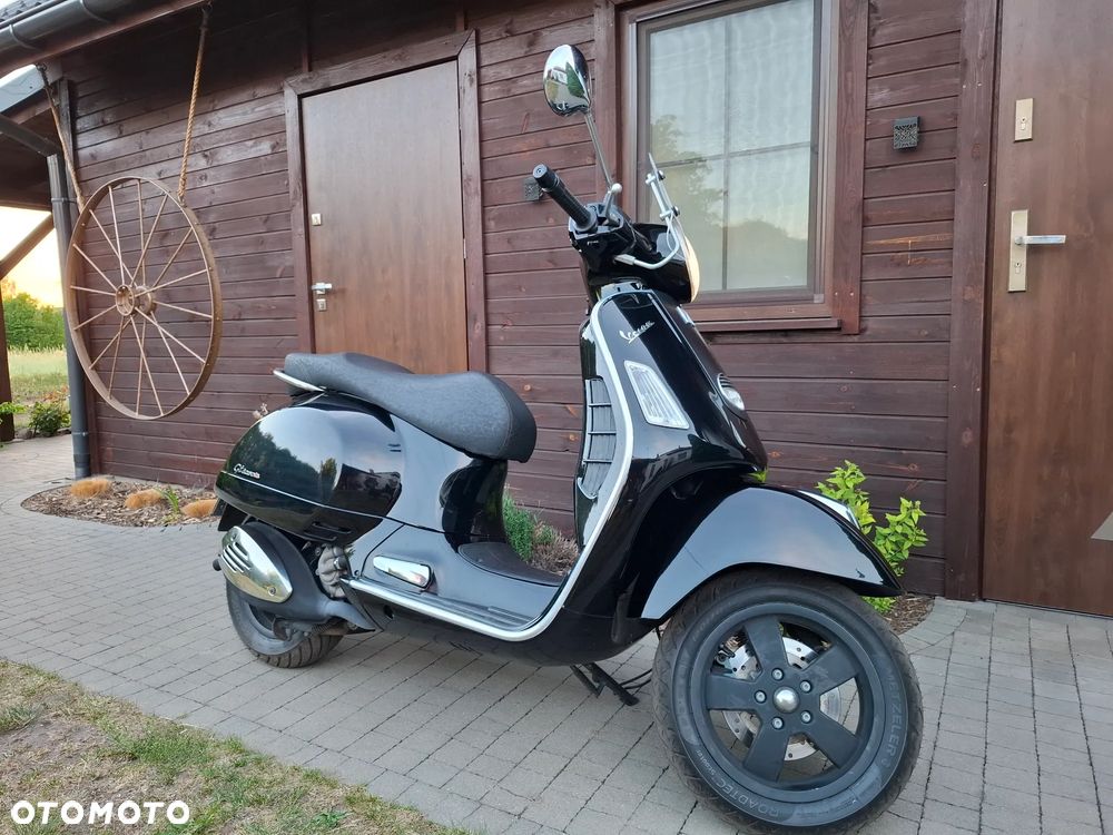 Piaggio Vespa - 2