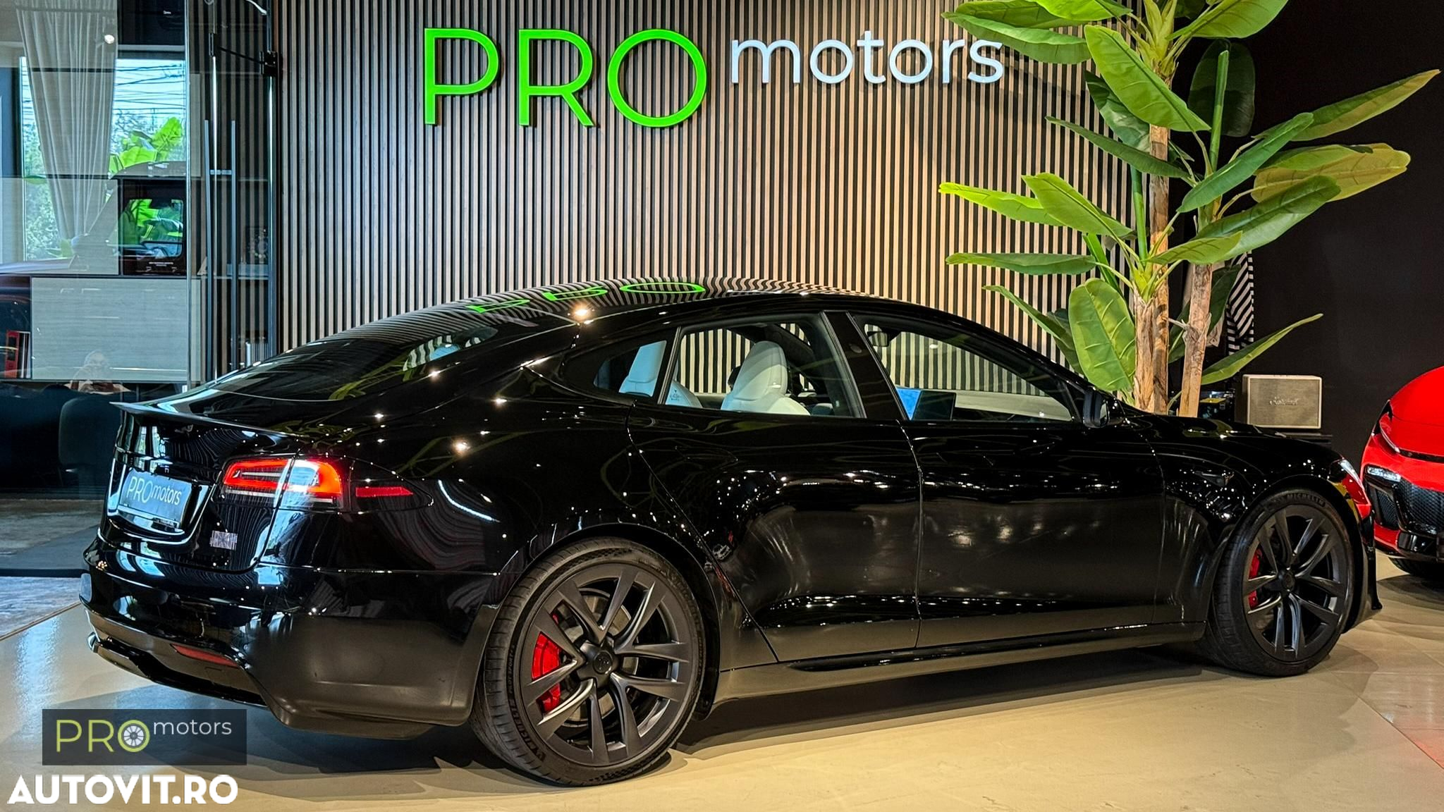 Tesla Model S Plaid - 6