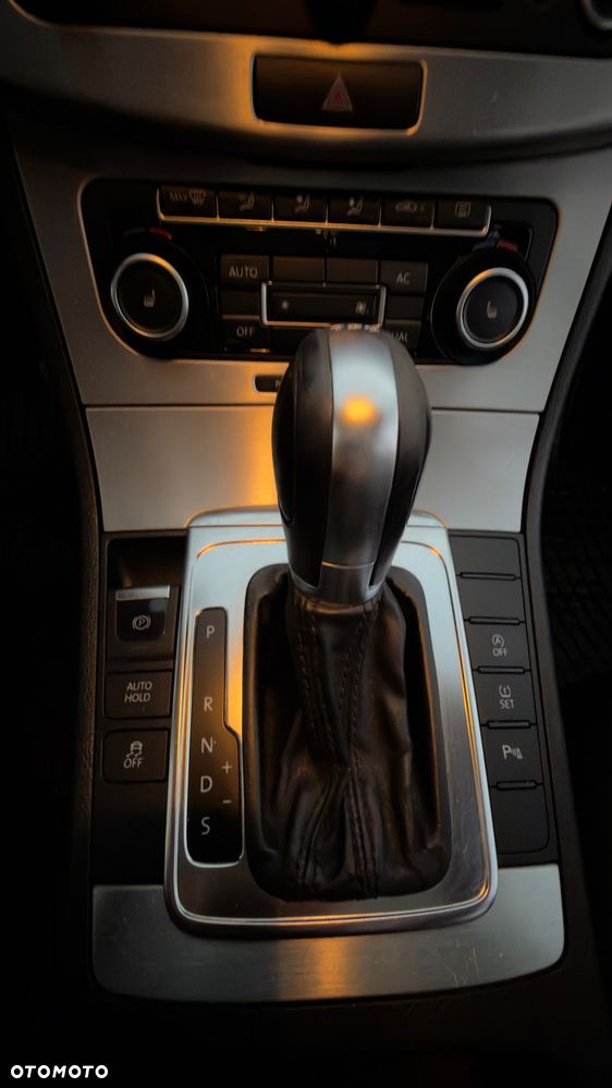 Volkswagen Passat - 20