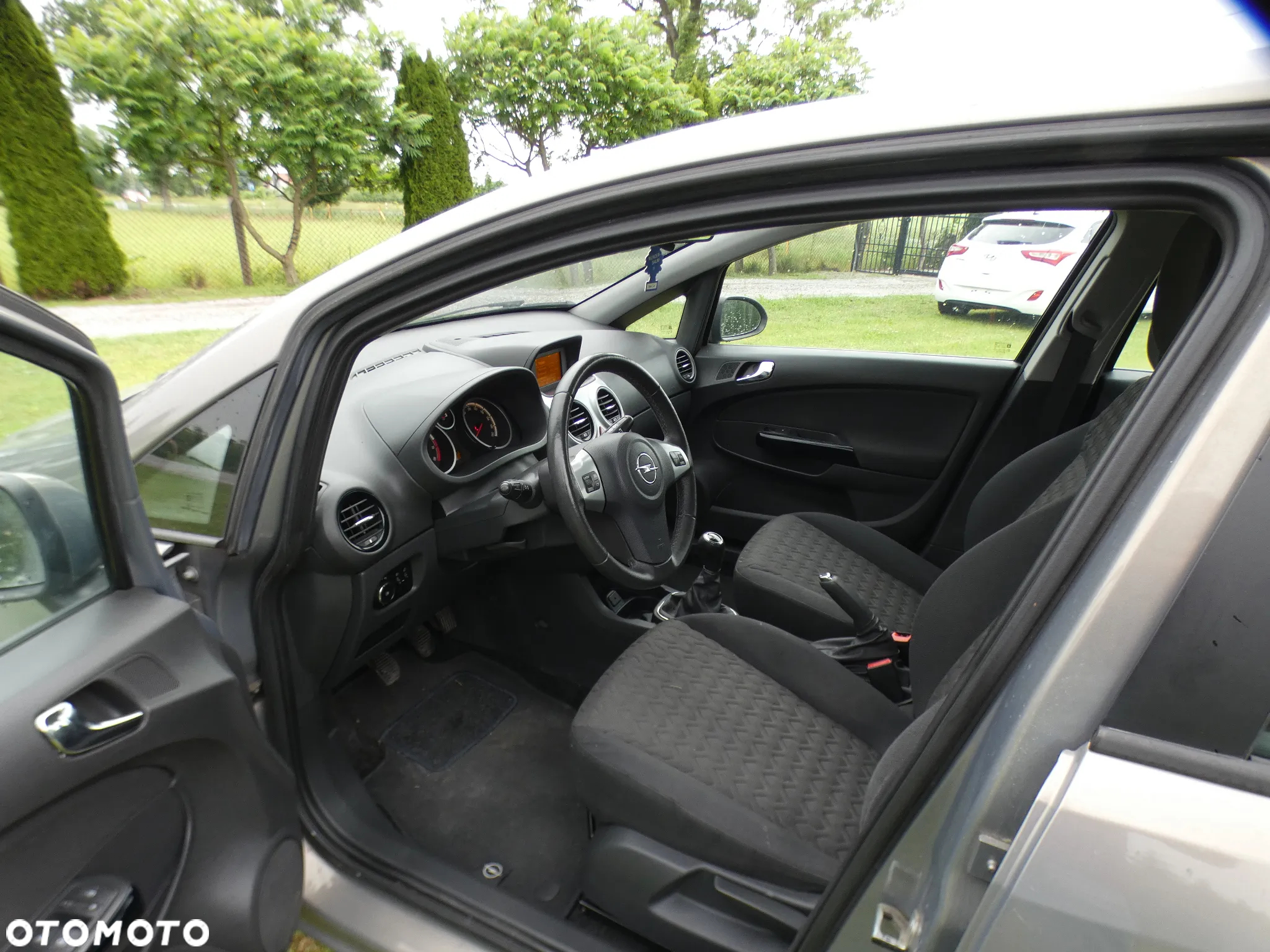Opel Corsa 1.4 drive - 11
