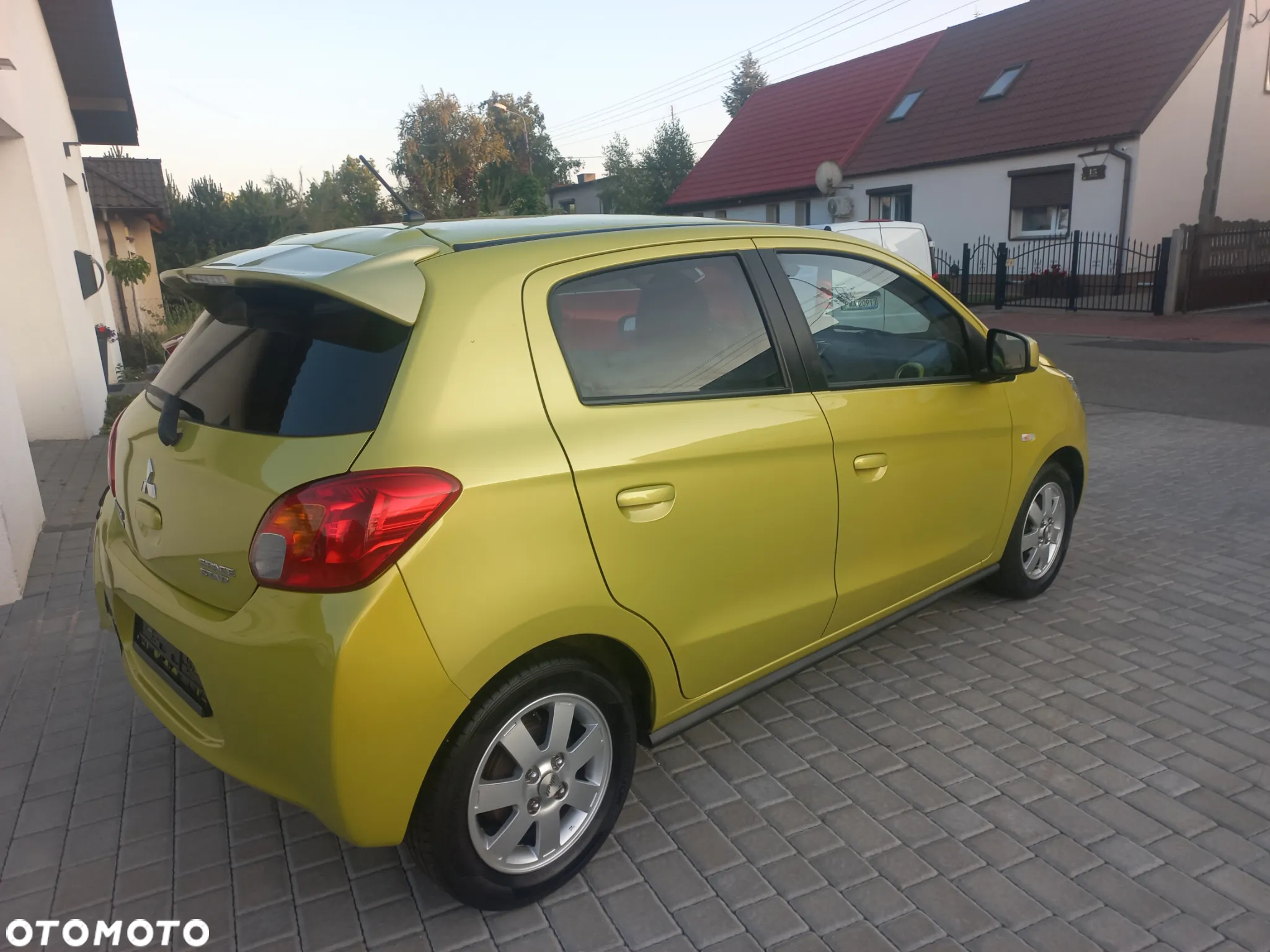 Mitsubishi Space Star 1.2 Clear Tec Color - 10
