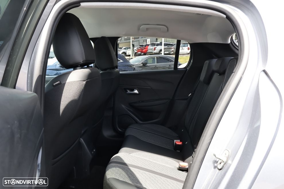 Peugeot 208 1.2 PureTech Allure - 32
