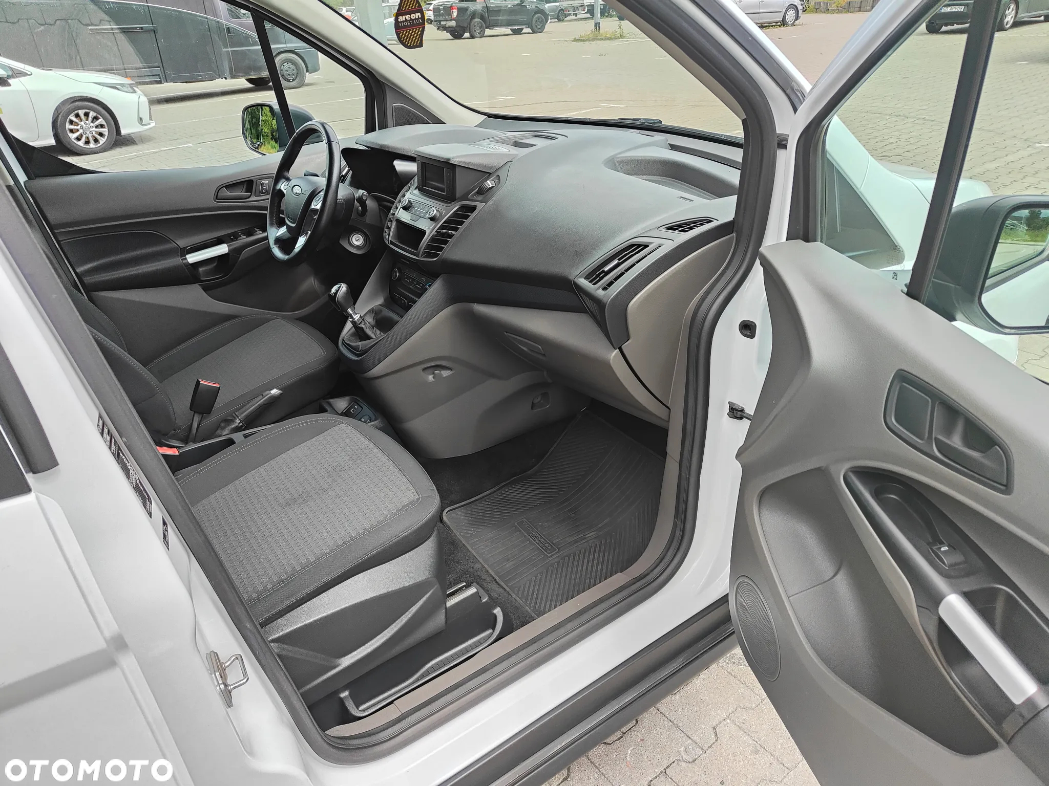 Ford Transit Connect - 9