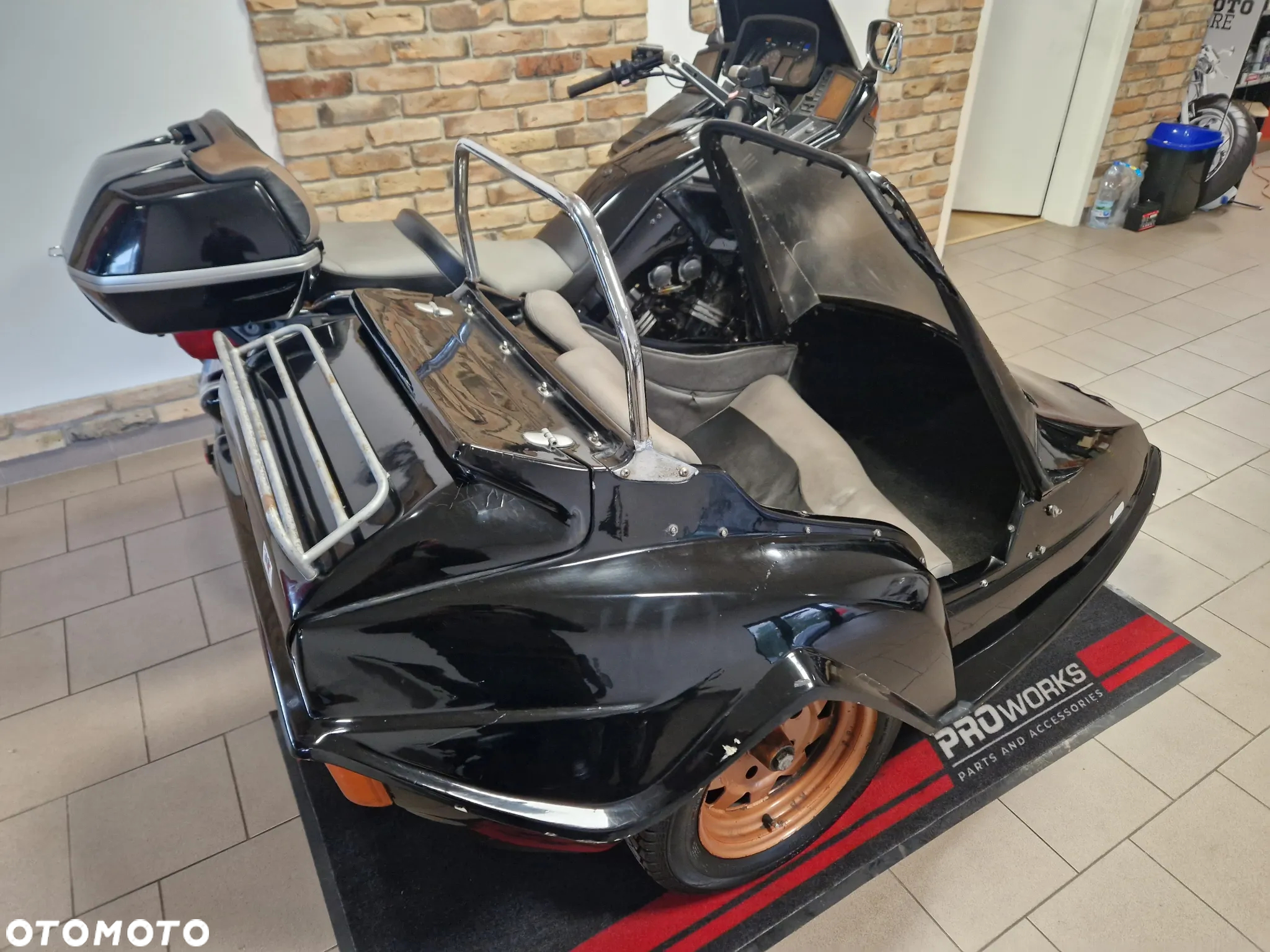 Yamaha XVZ - 22