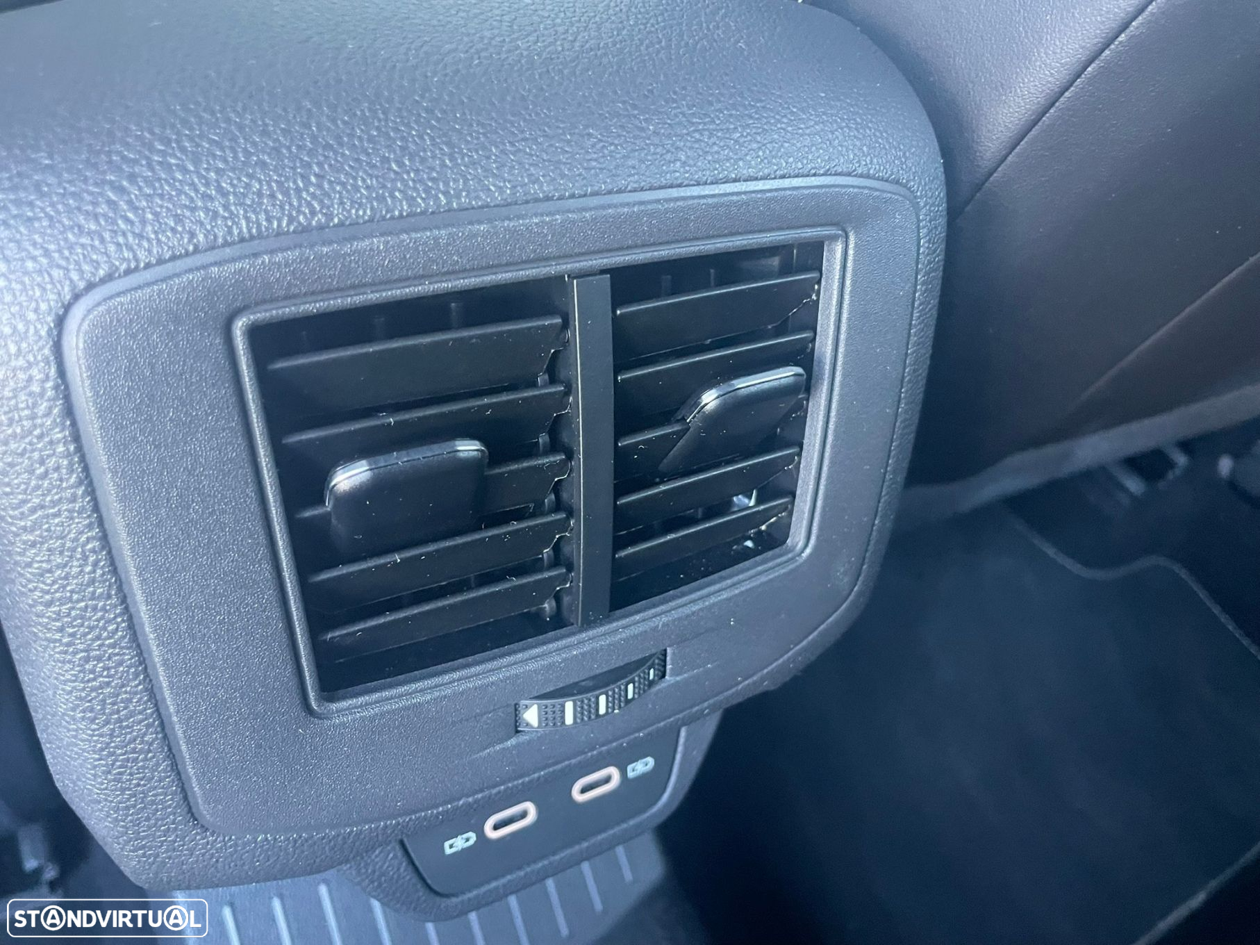 VW T-Roc 1.5 TSI R-Line DSG - 31