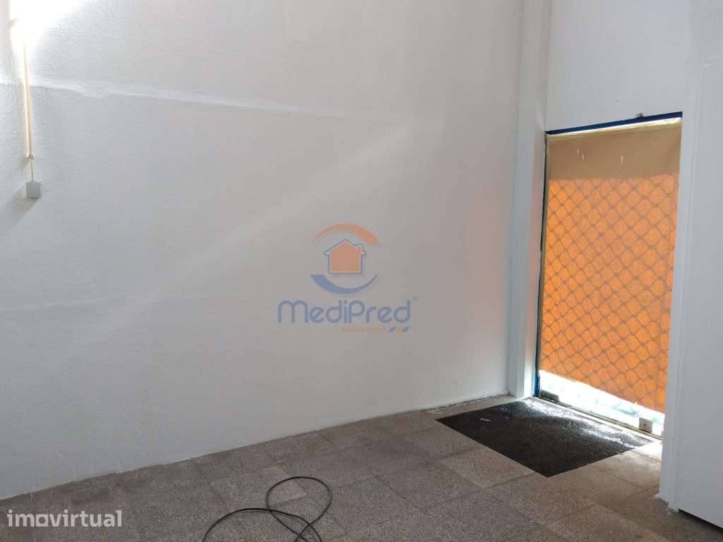 Armazém de 381.60m2 - Montijo - Grande imagem: 3/3