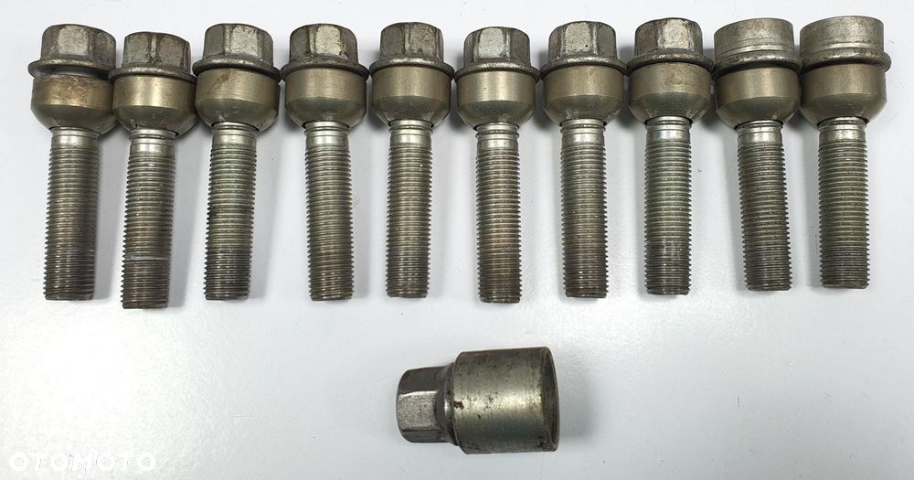 ŚRUBY KÓŁ SZPILKI FELG ZŁODZIEJKA DŁUGIE DO DYSTANSÓW PORSCHE BOXSTER 986 - 1