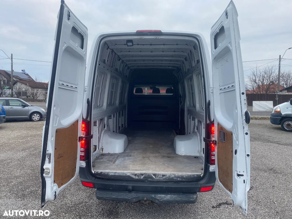 Mercedes-Benz Sprinter - 9
