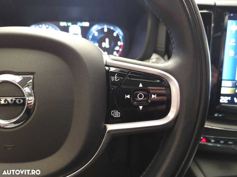 Volvo XC 60 B4 MHEV AT8 AWD Inscription - 26