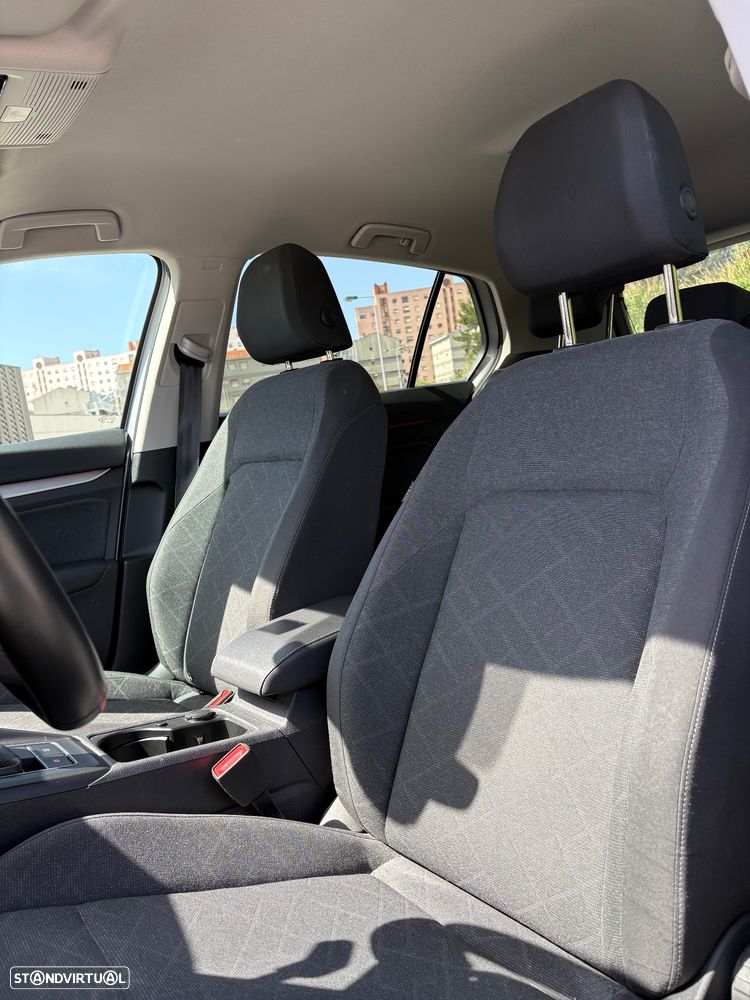 Volkswagen Golf 1.0 TSI Life — fotografia 5
