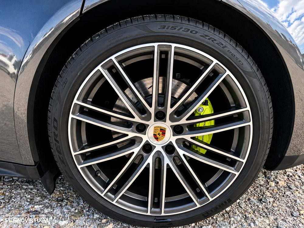 Porsche Panamera 4 E-Hybrid Platinum Edition - 28