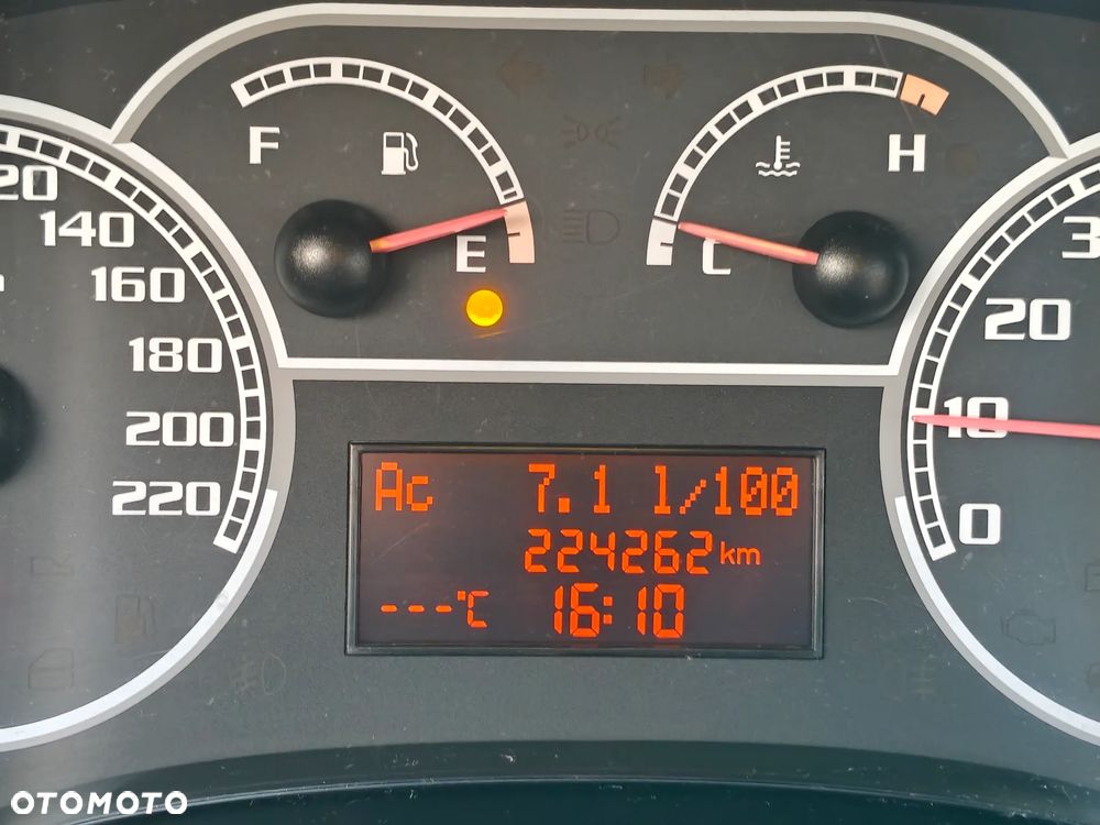 Fiat Albea 1.4 Dynamic - 22