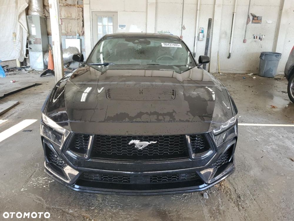 Ford Mustang - 6