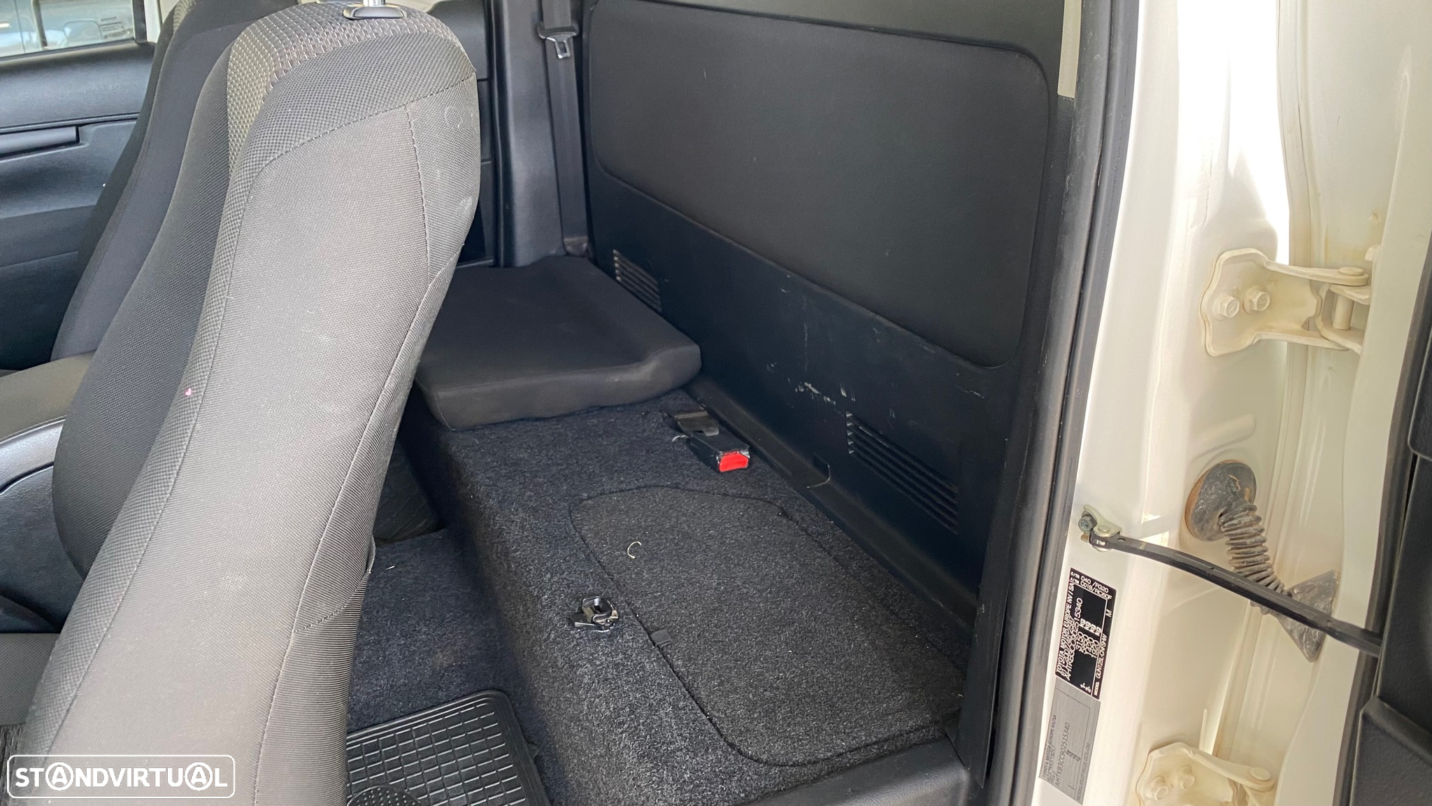 Toyota Hilux 2.4 D-4D 4WD CE Trial - 15