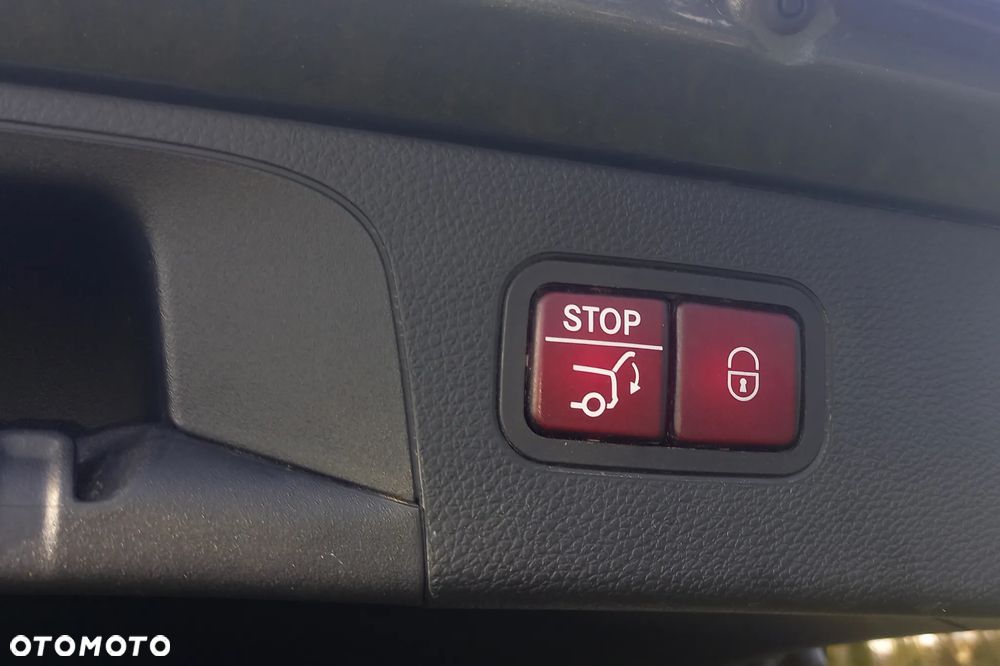 Mercedes-Benz GLC - 28