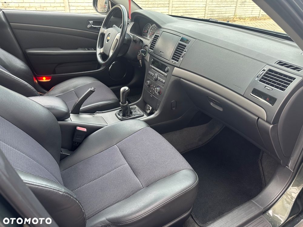 Chevrolet Epica 2.0 LS - 35