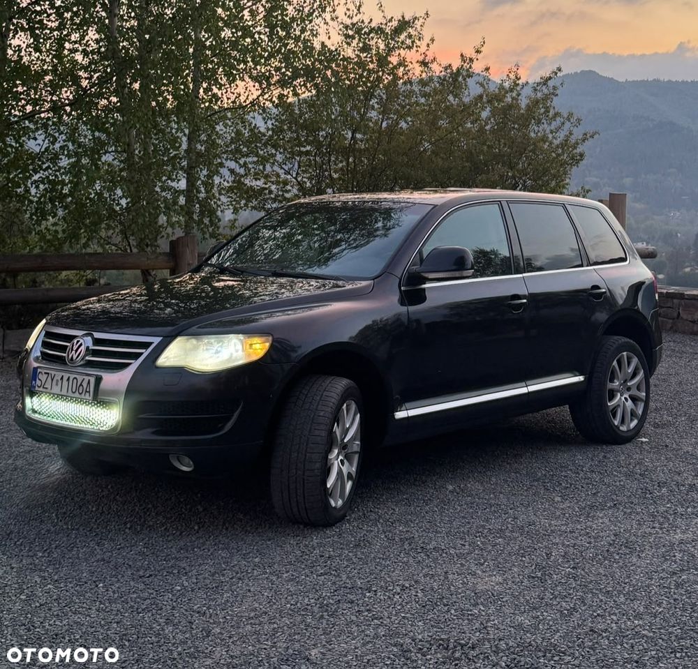 Volkswagen Touareg - 1