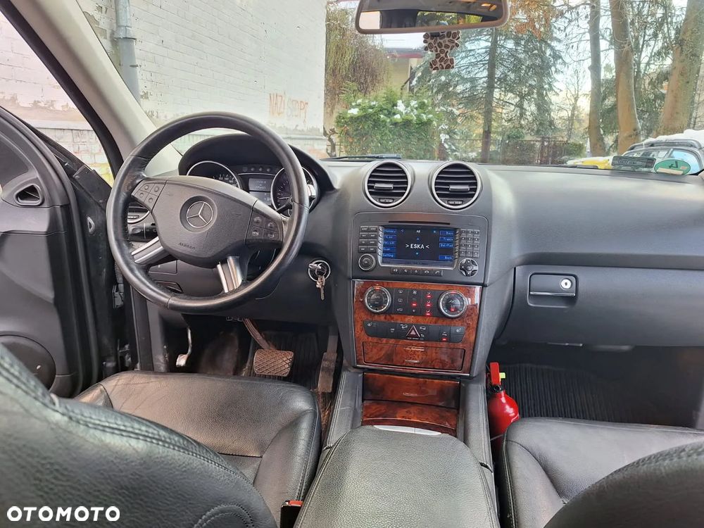 Mercedes-Benz ML - 10