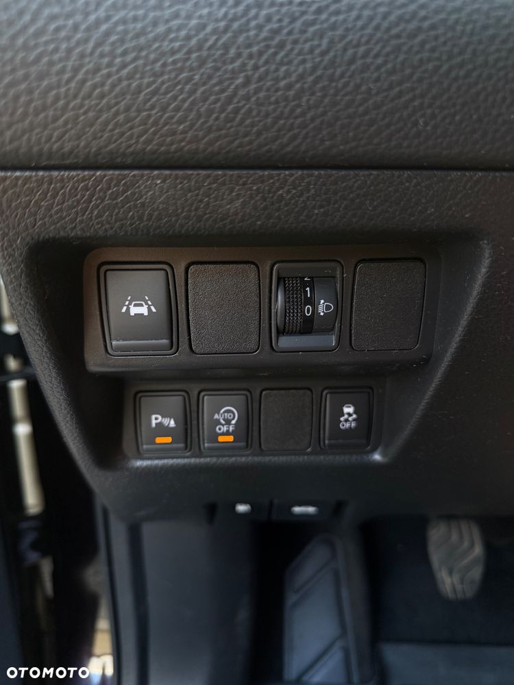 Nissan Qashqai 1.6 DIG-T N-Connecta - 19