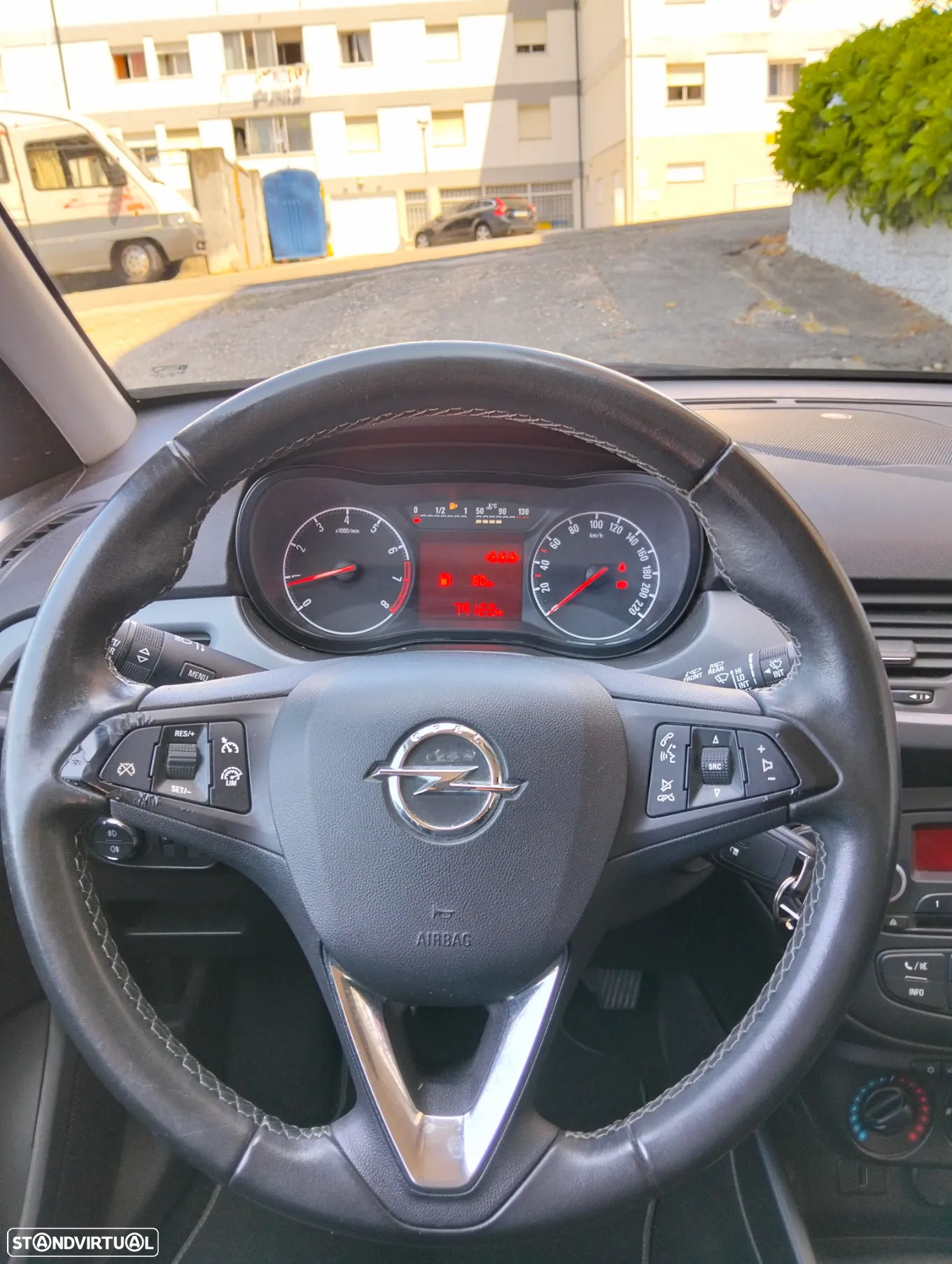Opel Corsa 1.2 120 Anos - 21