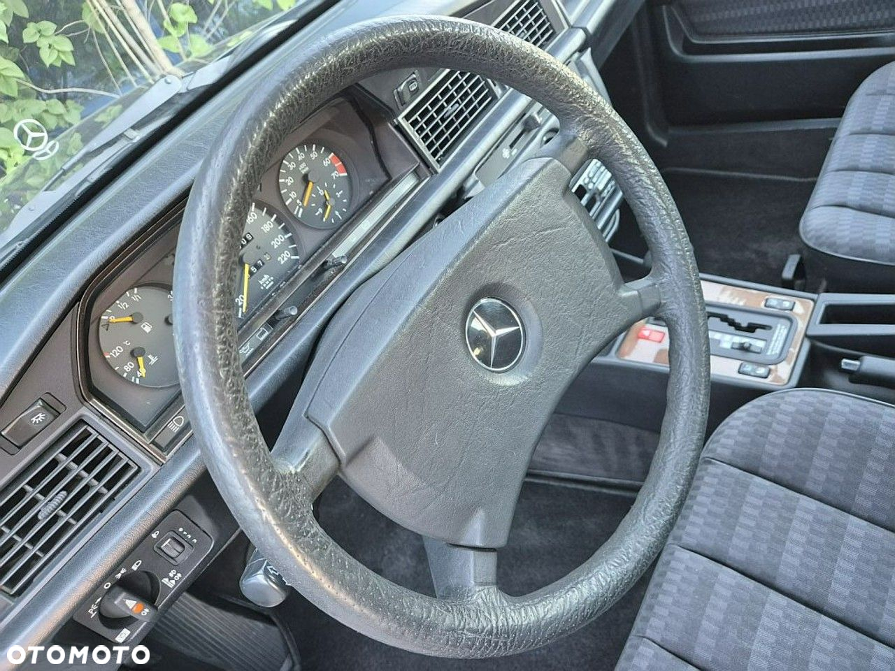 Mercedes-Benz W201 (190) - 7