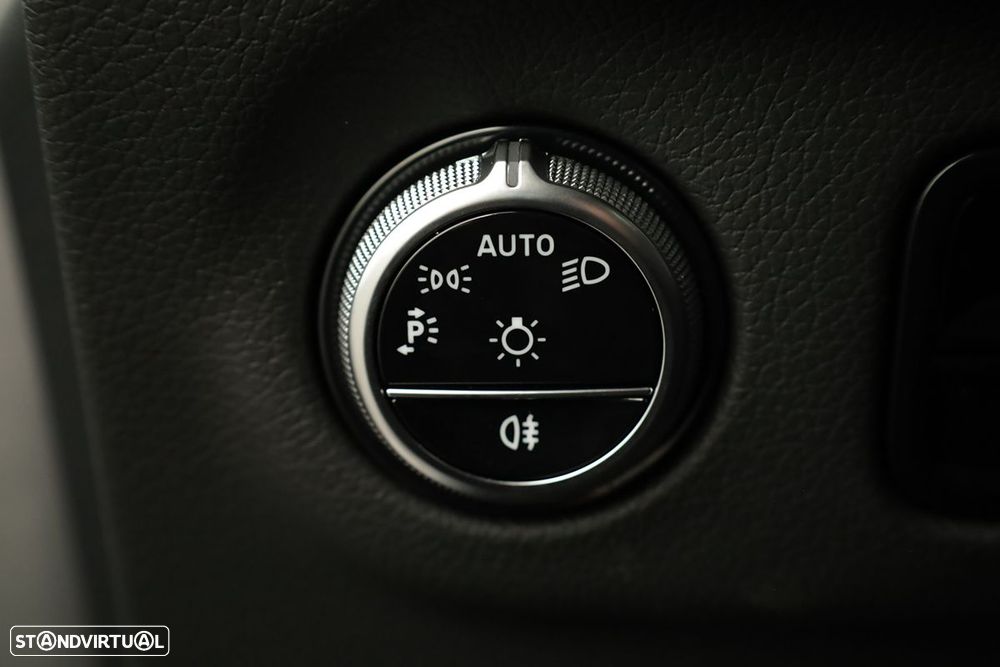 Mercedes-Benz EQE 300 - 18