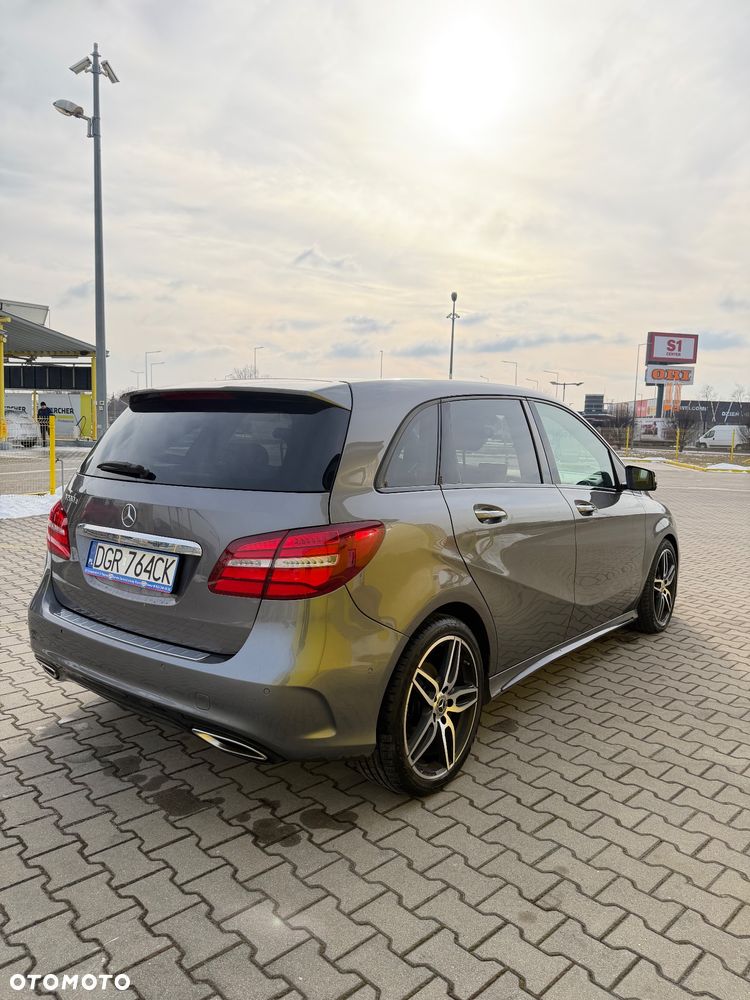 Mercedes-Benz Klasa B 200 (CDI) d 4Matic 7G-DCT AMG Line - 6