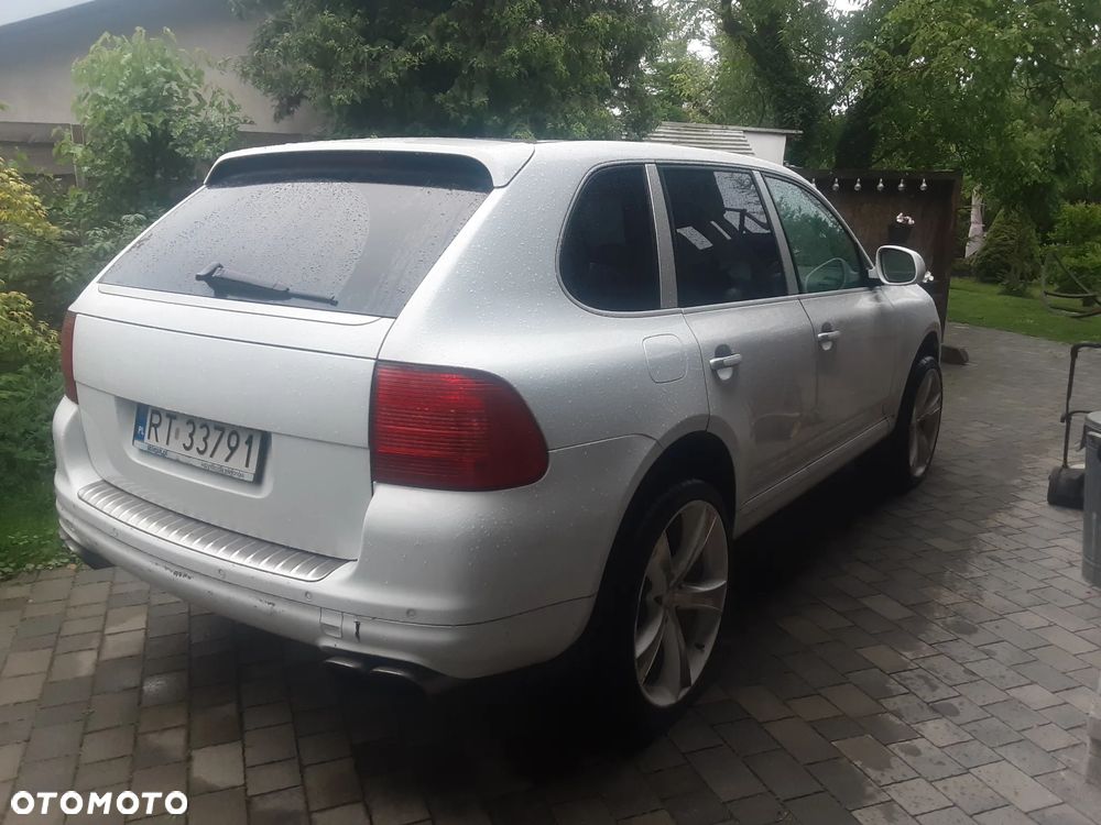 Porsche Cayenne Turbo - 17