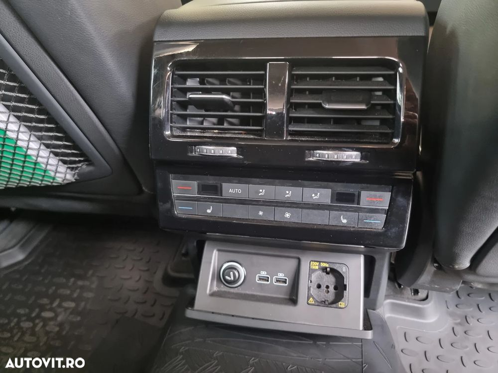 VOLKSWAGEN Touareg 2019 — imagine 14